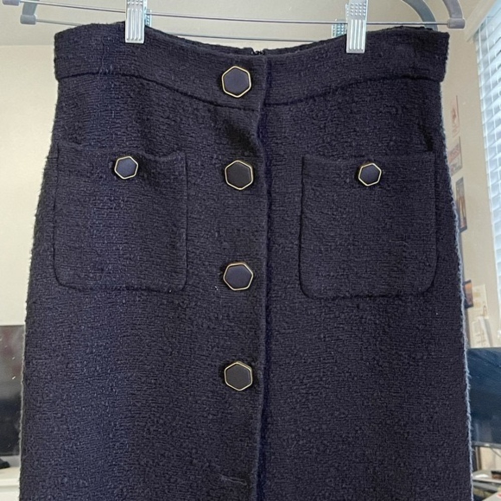 Zara Midi Skirt Accent Buttons l Size M |